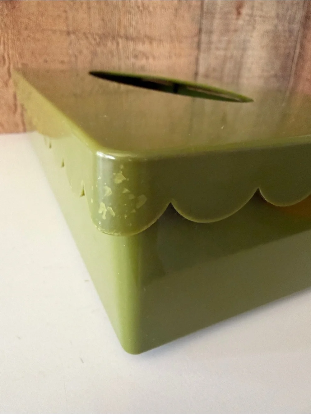 VTG Ransburg Avocado Green Decorative Tissue Box Holder Scalloped Edges